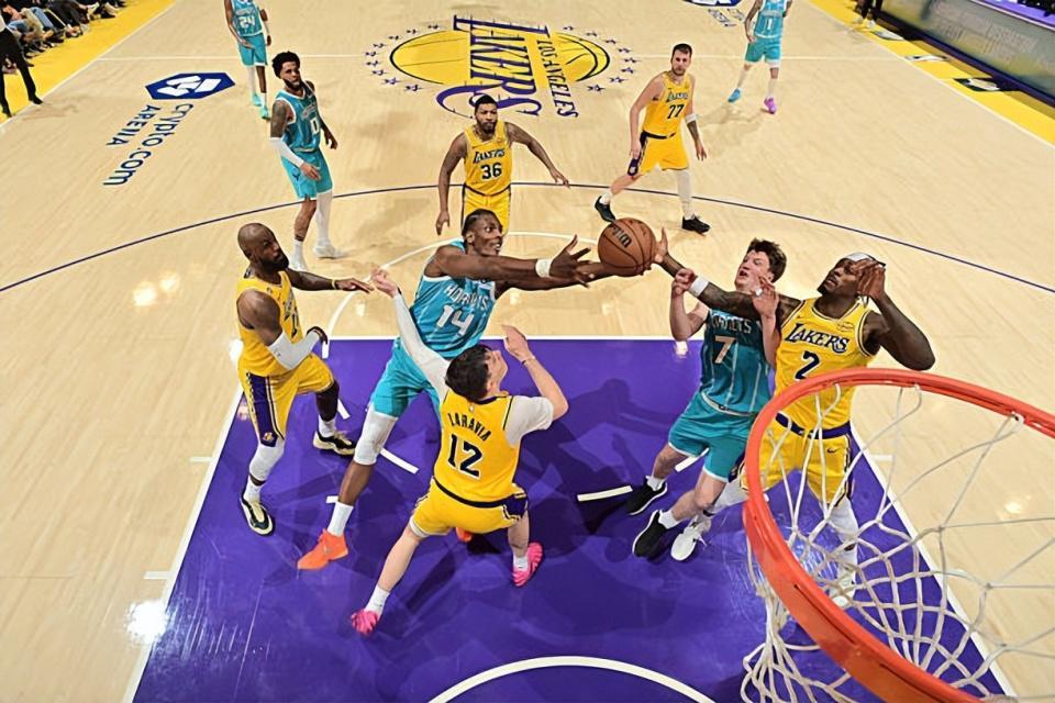 世界杯客户端安装说明-还没找到说明书？湖人对于锋线大闸的使用依然存在着明显的问题？